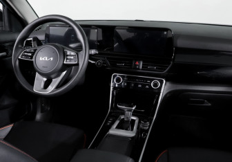 Подержанный автомобиль Kia Seltos 2024 года (12 фото)
