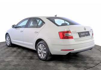 Подержанный автомобиль Skoda Octavia Liftback 2018 года (7 фото)