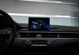 Подержанный автомобиль Audi A4 Sedan 2019 года (21 фото)