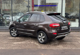 Подержанный автомобиль Renault Koleos 2014 года (6 фото)