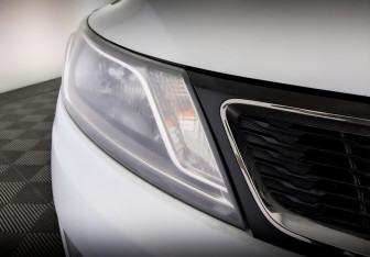 Подержанный автомобиль Kia Rio Hatchback 2014 года (17 фото)