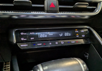 Подержанный автомобиль Kia K5 2021 года (19 фото)