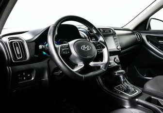 Подержанный автомобиль Hyundai Creta 2021 года (9 фото)