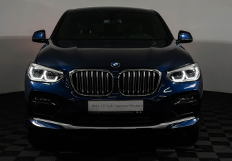 Подержанный автомобиль BMW X4 2020 года (22 фото)