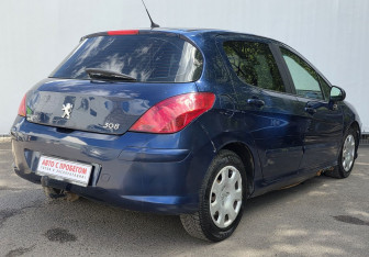 Подержанный автомобиль Peugeot 308 Hatchback 2009 года (5 фото)