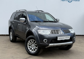 Подержанный автомобиль Mitsubishi Pajero Sport 2013 года (3 фото)