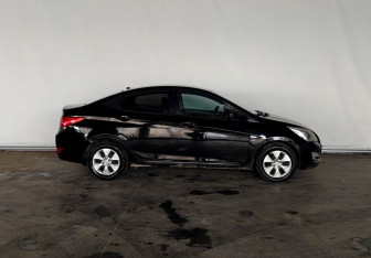 Подержанный автомобиль Hyundai Solaris Sedan 2015 года (4 фото)