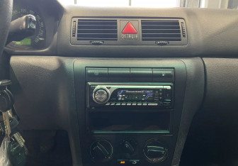 Подержанный автомобиль Skoda Octavia Liftback 2006 года (15 фото)