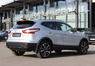 Подержанный автомобиль Nissan Qashqai 2017 года (4 фото)