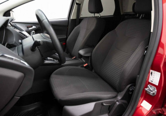 Подержанный автомобиль Ford Focus Wagon 2018 года (9 фото)