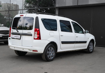 Подержанный автомобиль LADA (ВАЗ) Largus Wagon 2012 года (4 фото)