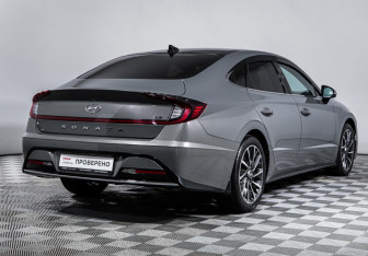 Подержанный автомобиль Hyundai Sonata 2022 года (5 фото)