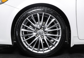 Подержанный автомобиль Lexus ES 2014 года (27 фото)