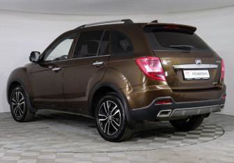 Подержанный автомобиль Lifan X60 2017 года (7 фото)