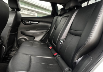 Подержанный автомобиль Nissan Qashqai 2018 года (10 фото)