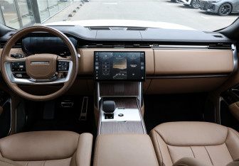 Подержанный автомобиль Land Rover Range Rover 2025 года (16 фото)