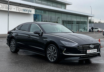 Подержанный автомобиль Hyundai Sonata 2019 года (3 фото)