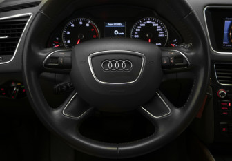 Подержанный автомобиль Audi Q5 2013 года (10 фото)
