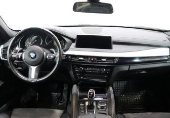 Подержанный автомобиль BMW X6 2019 года (14 фото)