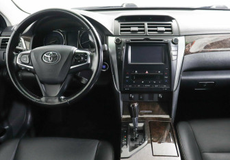 Подержанный автомобиль Toyota Camry Sedan 2015 года (7 фото)