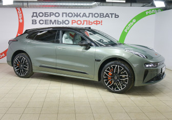 Подержанный автомобиль Zeekr 001 2024 года (3 фото)