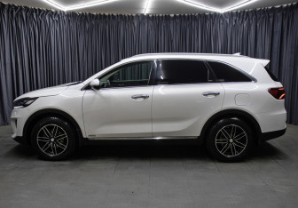 Подержанный автомобиль Kia Sorento 2019 года (8 фото)