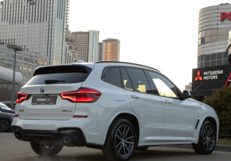 Подержанный автомобиль BMW X3 2019 года (4 фото)