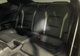 Подержанный автомобиль Chevrolet Camaro Coupe 2019 года (10 фото)