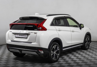 Подержанный автомобиль Mitsubishi Eclipse Cross 2018 года (5 фото)