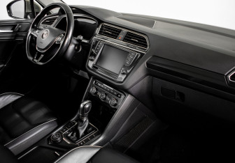 Подержанный автомобиль Volkswagen Tiguan 2017 года (12 фото)