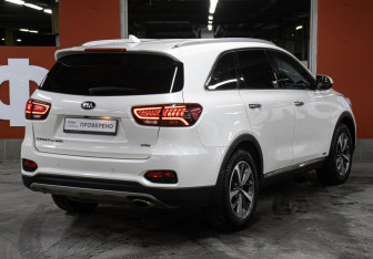 Подержанный автомобиль Kia Sorento 2018 года (5 фото)