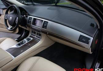 Подержанный автомобиль Jaguar XF Sedan 2013 года (7 фото)