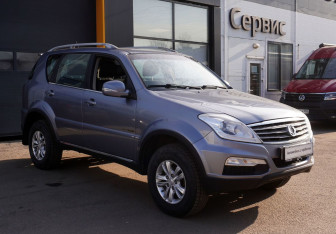 Подержанный автомобиль SsangYong Rexton 2012 года (3 фото)