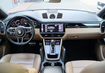 Подержанный автомобиль Porsche Cayenne 2019 года (9 фото)