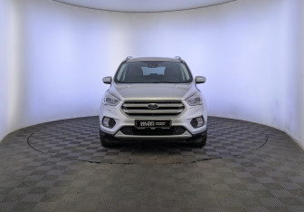 Подержанный автомобиль Ford Kuga 2018 года (2 фото)