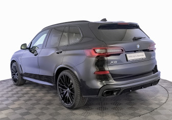 Подержанный автомобиль BMW X5 2020 года (7 фото)