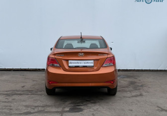 Подержанный автомобиль Hyundai Solaris Sedan 2014 года (6 фото)