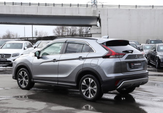 Подержанный автомобиль Mitsubishi Eclipse Cross 2021 года (7 фото)