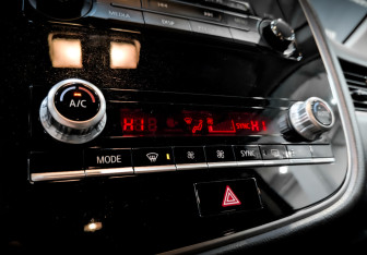 Подержанный автомобиль Mitsubishi Outlander 2022 года (16 фото)