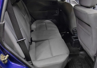 Подержанный автомобиль Mitsubishi Space Star Compactvan 2004 года (12 фото)