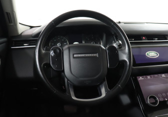 Подержанный автомобиль Land Rover Range Rover Velar 2018 года (18 фото)