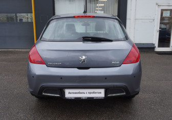 Подержанный автомобиль Peugeot 308 Hatchback 2010 года (6 фото)