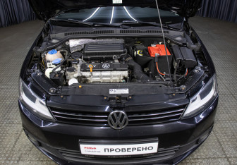 Подержанный автомобиль Volkswagen Jetta Sedan 2012 года (9 фото)