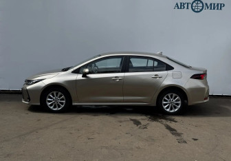 Подержанный автомобиль Toyota Corolla Sedan 2020 года (5 фото)