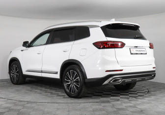 Подержанный автомобиль Chery Tiggo 8 Pro 2021 года (7 фото)