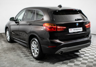Подержанный автомобиль BMW X1 2017 года (7 фото)