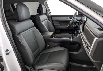 Подержанный автомобиль Hyundai Santa Fe 2023 года (24 фото)