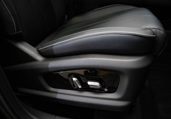 Подержанный автомобиль Jaecoo J7 2023 года (25 фото)