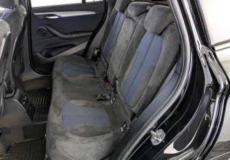 Подержанный автомобиль BMW X1 2019 года (18 фото)