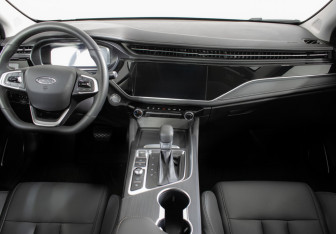 Подержанный автомобиль Omoda S5 2024 года (11 фото)